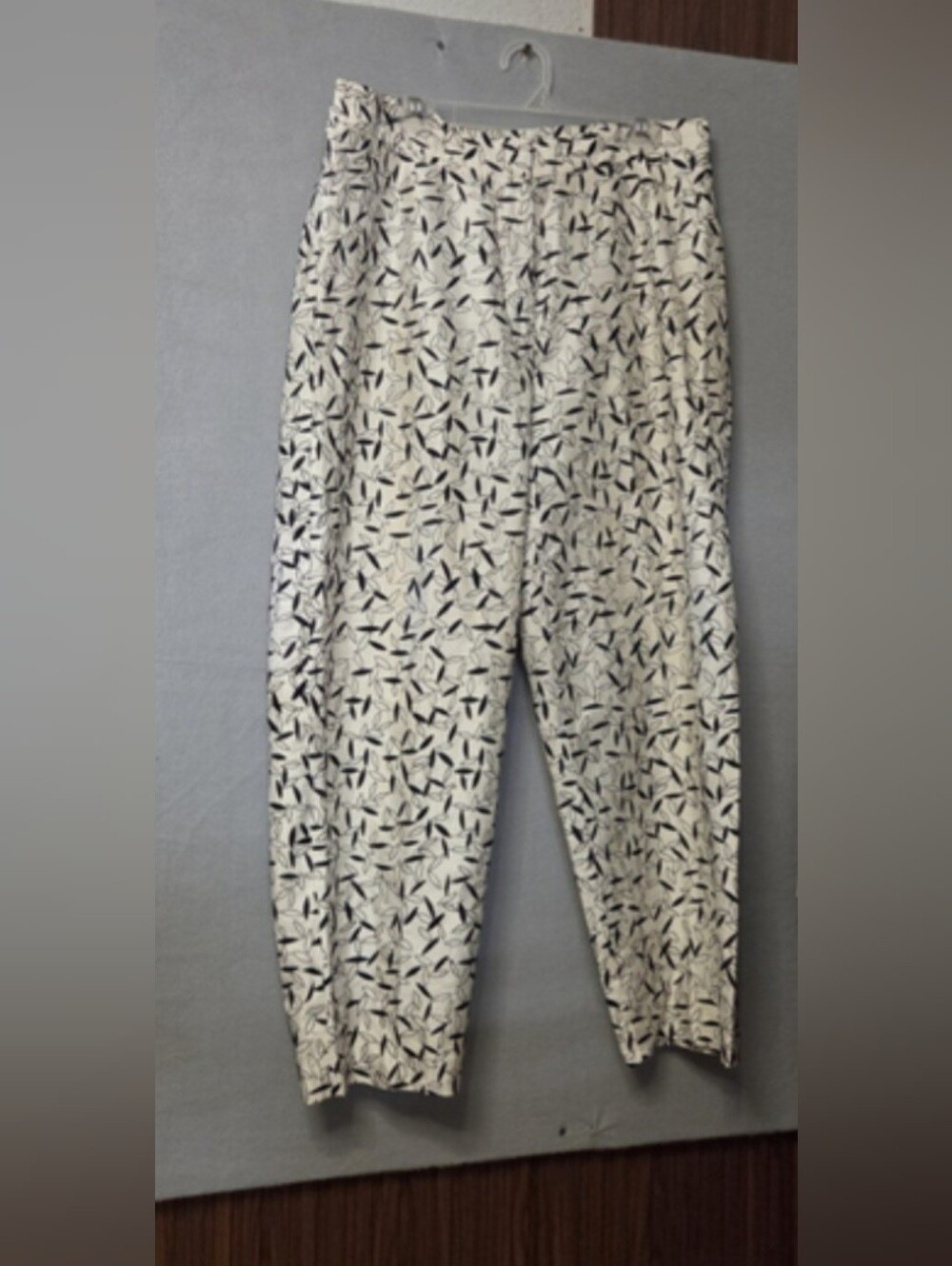 Elisabeth Petite Trousers, White and Black Leaf Printb size 18